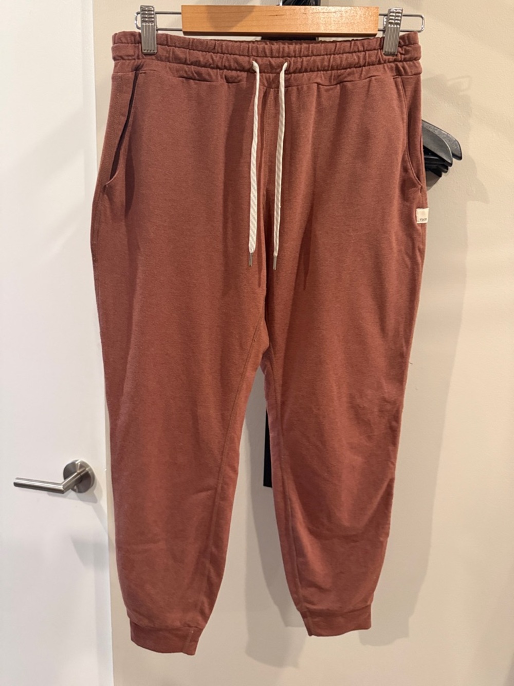 Vuori Drawstring Track Pants in Rust Brown